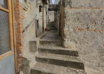 Scale - Casa indipendente via immacolata
 
30, Monforte San Giorgio - foto 12