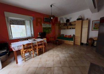 Sala da pranzo - Casa semi indipendente via filzi
 
22, Torregrotta - foto 5