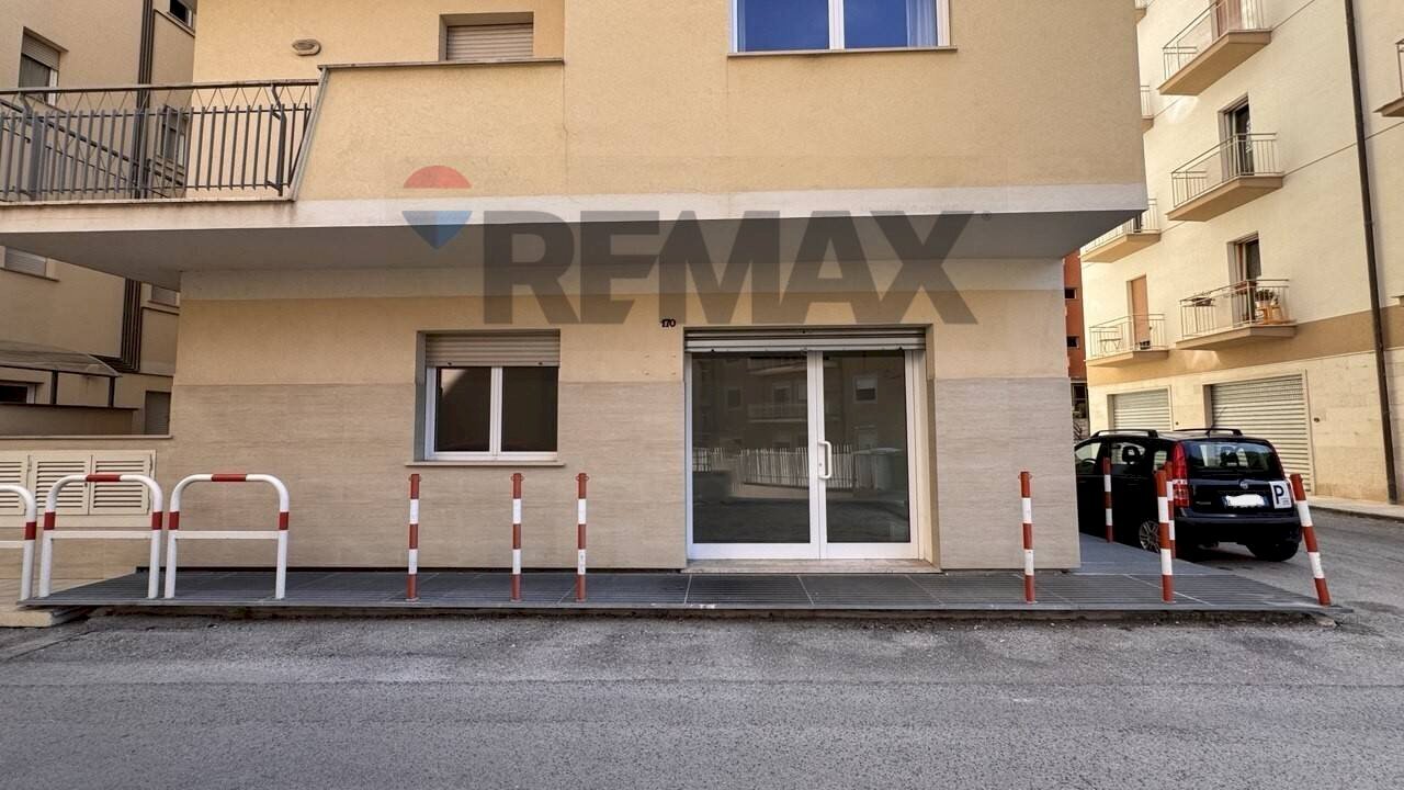 Edificio all\'aperto - Commercial Premises via Strinella
170, L'Aquila - photo 3