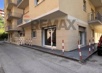 Edificio all\'aperto - Commercial Premises via Strinella
170, L'Aquila - photo 2