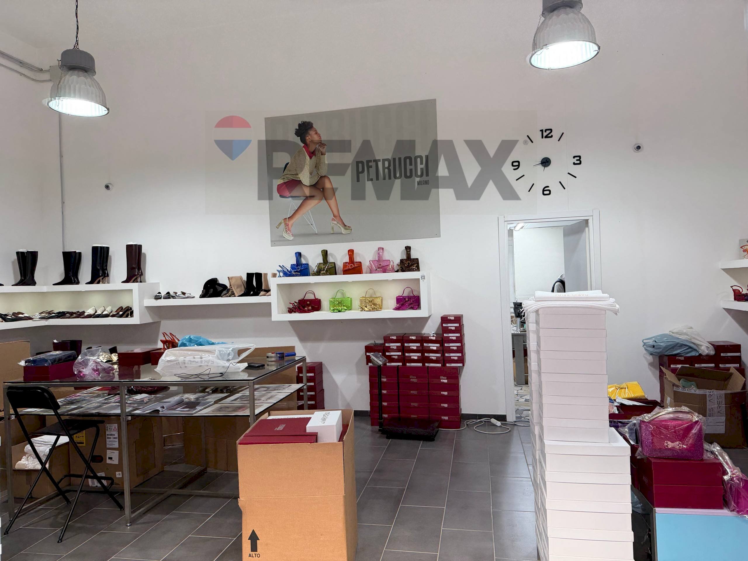 Camera / camera da letto - Negozio Via Giuseppe Ricciardi
 
42, Napoli - foto 1