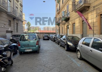 Edificio all\'aperto - Negozio Via Giuseppe Ricciardi
42, Napoli - foto 7