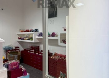 Camera / camera da letto - Negozio Via Giuseppe Ricciardi
42, Napoli - foto 3