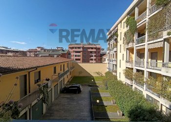 Edificio all\'aperto - Two-room apartment Via Solferino
 
2, Novara - photo 11