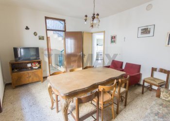 Sala da pranzo - Semi-detached house Via Silvani
 
24, Vernasca - photo 25