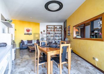 Sala da pranzo - Quadrilocale Via Milano
 
125, Garbagnate Milanese - foto 4