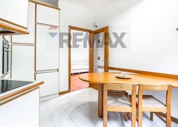 Sala da pranzo - Semi-detached house VIA BANFI
 
15, Garbagnate Milanese - photo 5