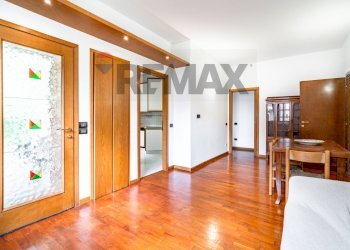 Sala da pranzo - Semi-detached house VIA BANFI
 
15, Garbagnate Milanese - photo 10