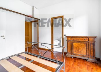 Camera / camera da letto - Semi-detached house VIA BANFI
 
15, Garbagnate Milanese - photo 29