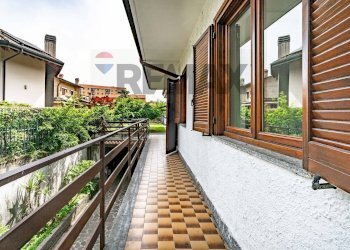Balcone - Semi-detached house VIA BANFI
 
15, Garbagnate Milanese - photo 32