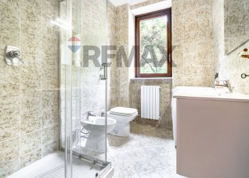 Bagno - Semi-detached house VIA BANFI
 
15, Garbagnate Milanese - photo 37