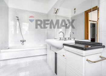 Bagno - Semi-detached house VIA BANFI
 
15, Garbagnate Milanese - photo 40