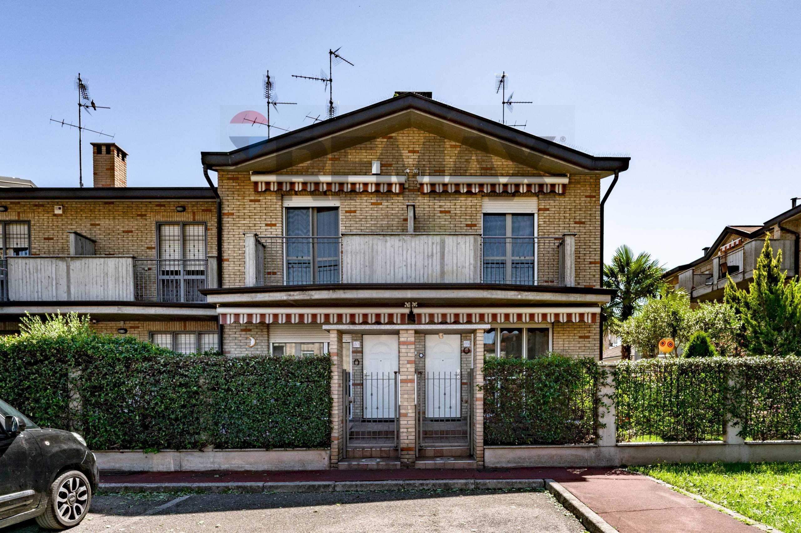 Casa all\'aperto - Villa a Schiera VIA PAGANINI
 
35, Caronno Pertusella - foto 1