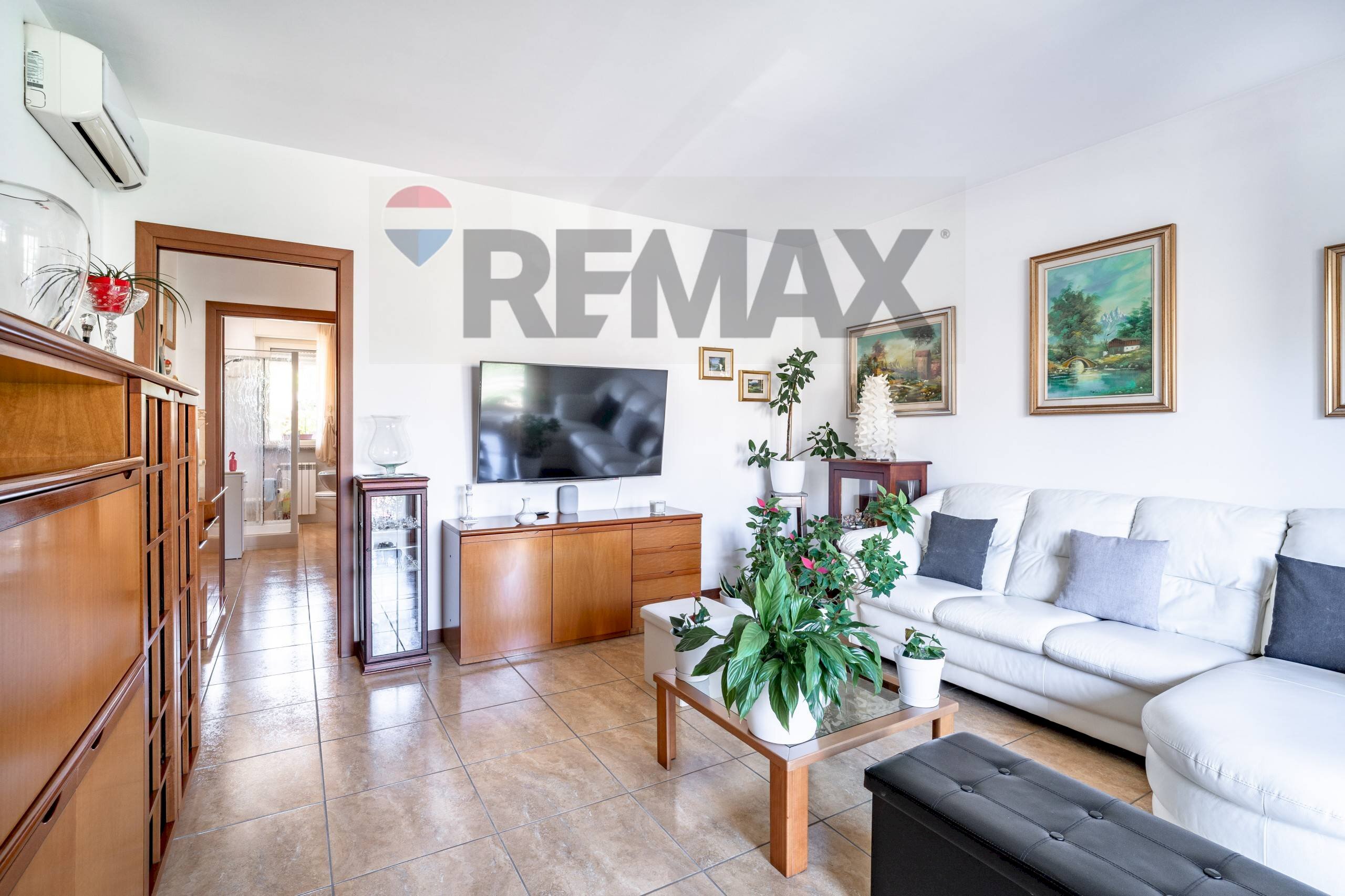 Soggiorno - Villa a Schiera VIA PAGANINI
35, Caronno Pertusella - foto 2