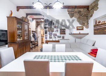 Sala da pranzo - Villa a Schiera VIA PAGANINI
 
35, Caronno Pertusella - foto 24