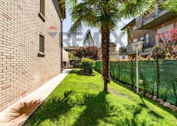 Giardino - Villa a Schiera VIA PAGANINI
 
35, Caronno Pertusella - foto 30
