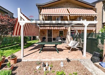 Casa all\'aperto - Villa a Schiera VIA PAGANINI
 
35, Caronno Pertusella - foto 34