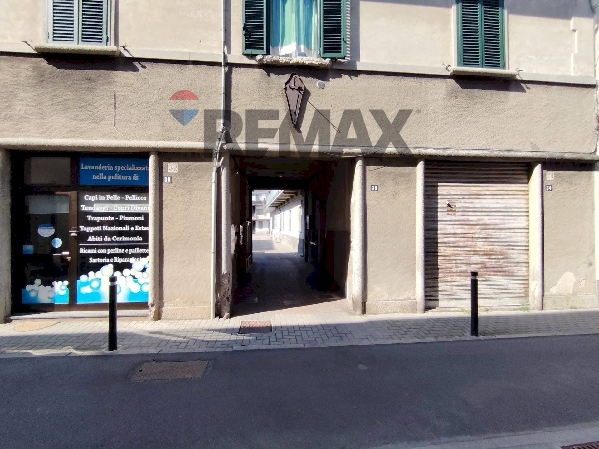 Edificio all\'aperto - Three-room apartment VIA DURINI
 
36, Gorla Minore - photo 1