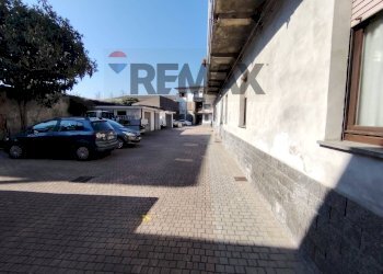 Edificio all\'aperto - Three-room apartment VIA DURINI
 
36, Gorla Minore - photo 4