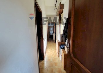 Hall / corridoio - Three-room apartment VIA DURINI
 
36, Gorla Minore - photo 14