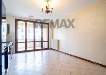Stanza vuota - Trilocale via nando pesci
 
26, Medesano - foto 4