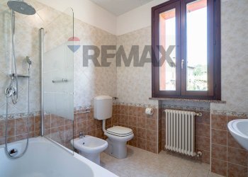 Bagno - Trilocale via nando pesci
 
26, Medesano - foto 17