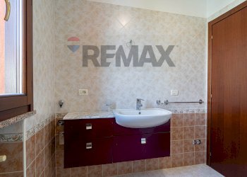 Bagno - Trilocale via nando pesci
 
26, Medesano - foto 18