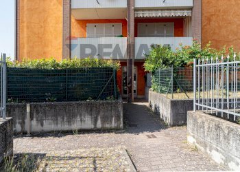 Edificio all\'aperto - Trilocale via nando pesci
 
26, Medesano - foto 23