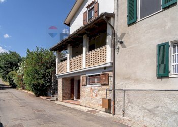 Casa all\'aperto - Casa semi indipendente Strada Torregiani
 
35, Collecchio - foto 12