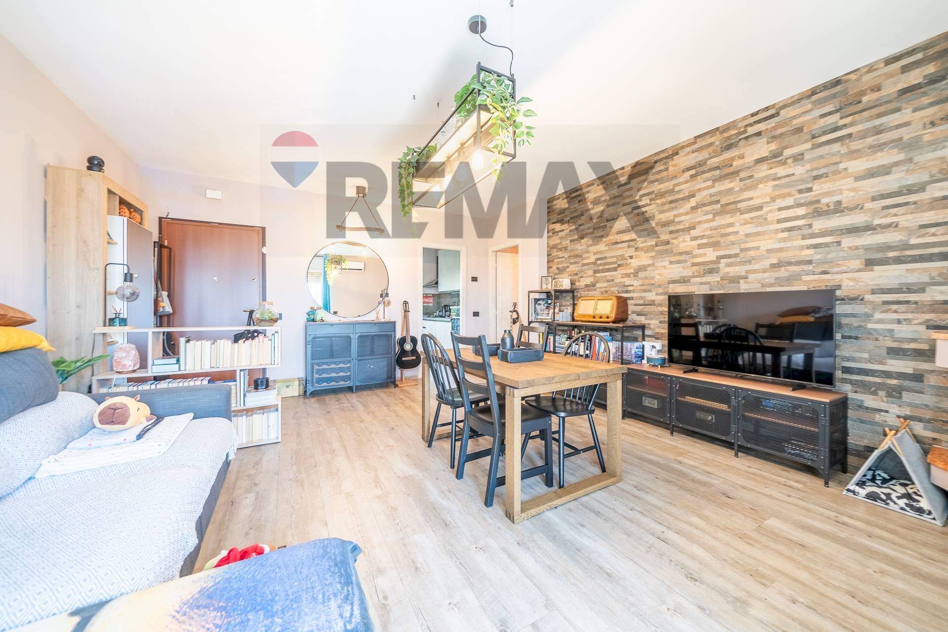 Sala da pranzo - Trilocale Via Tagliamento
20, Guidonia Montecelio - foto 3