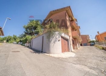 Edificio all\'aperto - Trilocale Via Tagliamento
20, Guidonia Montecelio - foto 34
