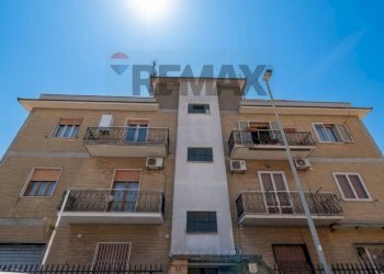 Edificio all\'aperto - Trilocale Via Corvara
44, Roma - foto 12