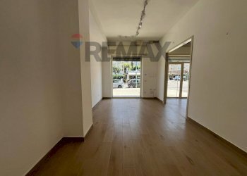 Stanza vuota - Negozio via Bartolo Longo
126, Napoli - foto 11