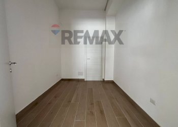 Stanza vuota - Negozio via Bartolo Longo
126, Napoli - foto 12