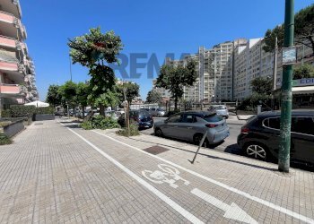 Edificio all\'aperto - Negozio via Bartolo Longo
126, Napoli - foto 16