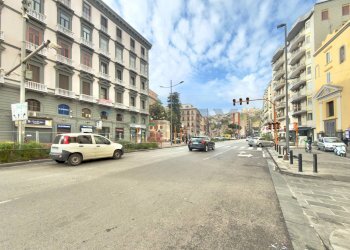 Edificio all\'aperto - Bilocale Via Riviera di Chiaia
 
23, Napoli - foto 2