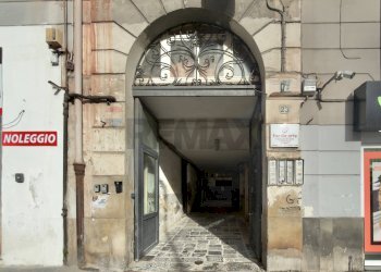 Edificio all\'aperto - Bilocale Via Riviera di Chiaia
 
23, Napoli - foto 6