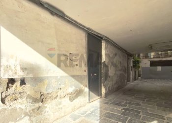 Edificio all\'aperto - Bilocale Via Riviera di Chiaia
 
23, Napoli - foto 7