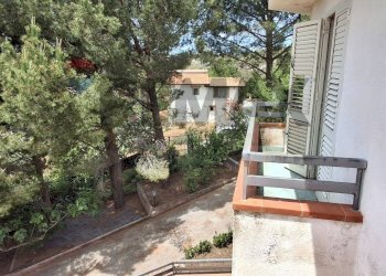 Giardino - Villa VIA SANTA MARIA
 
1, Belmonte Mezzagno - foto 16