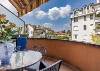 Balcone - Four-room apartment Via XX Settembre
 
62, Cardano al Campo - photo 1