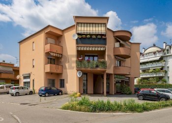Edificio all\'aperto - Four-room apartment Via XX Settembre
 
62, Cardano al Campo - photo 2