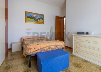 Camera / camera da letto - Four-room apartment Via XX Settembre
 
62, Cardano al Campo - photo 16