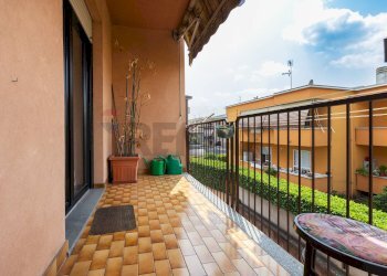 Balcone - Four-room apartment Via XX Settembre
 
62, Cardano al Campo - photo 23