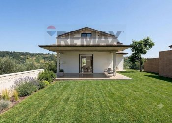Casa all\'aperto - Villa strada provinciale San Salvatore
 
snc, Chieti - foto 2