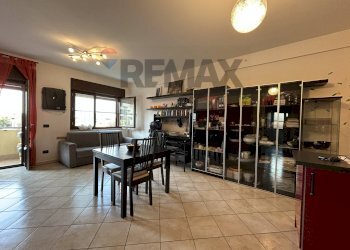 Sala da pranzo - Bilocale Via Caltanissetta
 
69, Aprilia - foto 9