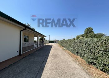 Terrazza - Semi-detached house via retarola
 
99, Velletri - photo 2