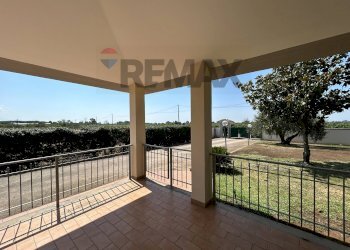 Terrazza - Semi-detached house via retarola
 
101, Velletri - photo 56