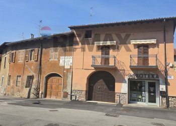 Edificio all\'aperto - Semi-detached house Mangano
34, Gavardo - photo 1