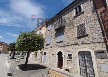 Edificio all\'aperto - Casa semi indipendente Corso Giuseppe Garibaldi
12, Sant'Elena Sannita - foto 3