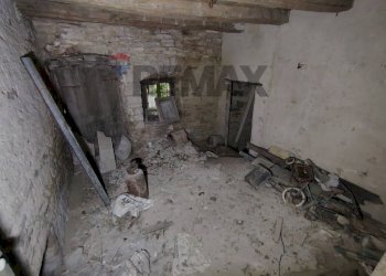 Stanza vuota - Casa semi indipendente Corso Giuseppe Garibaldi
12, Sant'Elena Sannita - foto 18